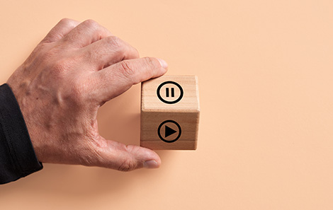 Cosa succede davvero se interrompi il tuo PAC in ETF per qualche anno?